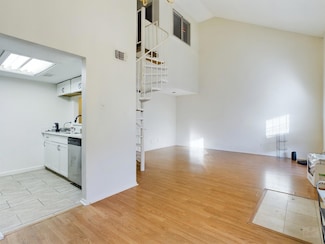 2401 Leon St Unit 303, Austin, TX 78705