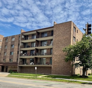828 Graceland Ave Unit 404, Des Plaines, IL 60016