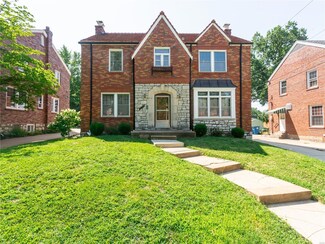 2900 Moniteau Dr, Saint Louis, MO 63121