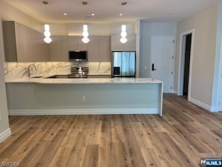 1722 Springfield Ave Unit 402, Maplewood, NJ 07040