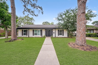 5630 Lymbar Dr, Houston, TX 77096