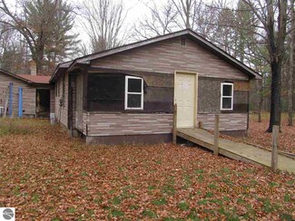 151 Nash Dr, Mio, MI 48647