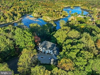 703 Potomac Knolls Dr, McLean, VA 22102