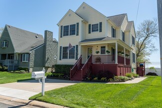 58 Griggs Ave, Port Monmouth, NJ 07758