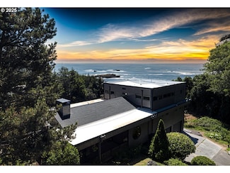 15422 Southwind Ln, Brookings, OR 97415