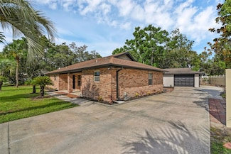 1547 Bavon Dr, Deltona, FL 32725