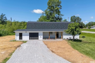 5717 Herrin Rd, Carterville, IL 62918
