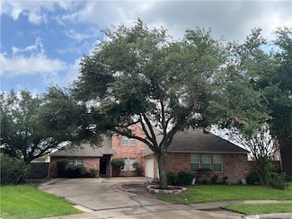 7701 Cedar Creek Cir, Corpus Christi, TX 78413