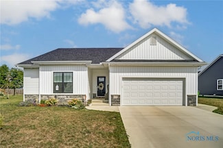 9275 Shaffer St, Findlay, OH 45840