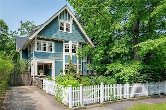 305 Park Hill Ave, Yonkers, NY 10705