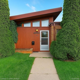 106 Marquette St, Durand, MI 48429