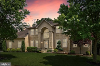1 Longfellow Ln, Hainesport, NJ 08036