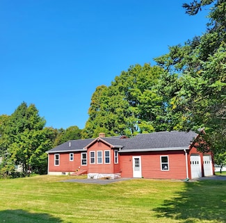 66 Meadow St, Bethlehem, NH 03574