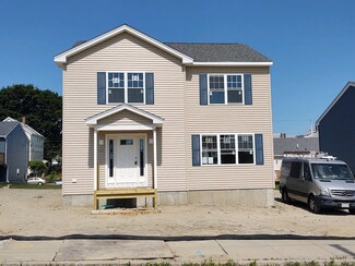 39 Pulaski St, Fall River, MA 02721
