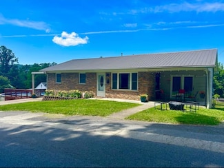 130 Old Court St, Fayetteville, WV 25840