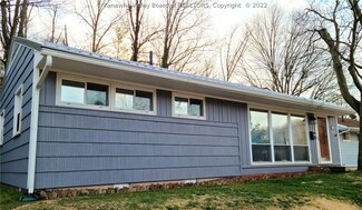 1516 Byng Dr, Charleston, WV 25303