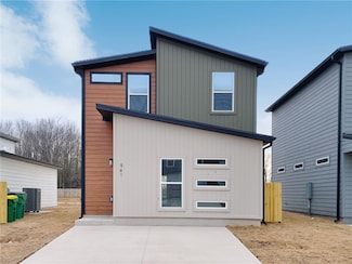 941 States Ave, Centerton, AR 72719