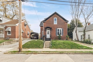 24 S 14th St, Belleville, IL 62220