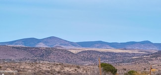 16395 S Redondo Dr, Cordes Lakes, AZ 86333