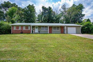 679 Cherrywood Dr, Radcliff, KY 40160