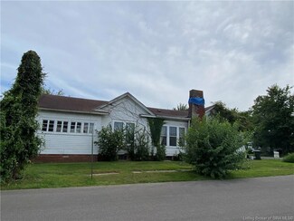 211 S Main St, Scottsburg, IN 47170