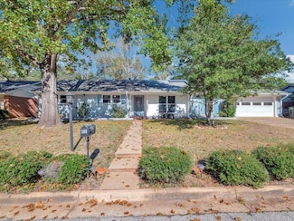 301 Rosa Ln, Nacogdoches, TX 75965