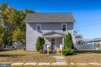 212 N New St, Clayton, NJ 08312