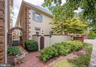 1016 N Royal St, Alexandria, VA 22314
