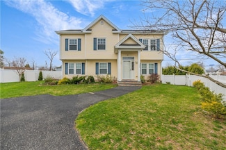 102 Joseph Ave, Bay Shore, NY 11706