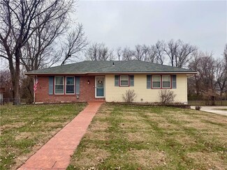3118 Dover St, Saint Joseph, MO 64506