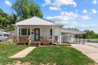 2922 Hillcrest Ave, Alton, IL 62002