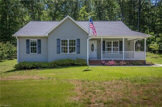 4246 Fox St, Randleman, NC 27317