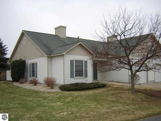 295 Golfview Ln, Elk Rapids, MI 49629