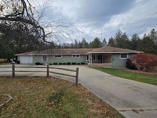 20861 9 Mile Rd, Reed City, MI 49677