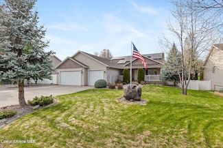 3585 W Newbrook Dr, Coeur D Alene, ID 83815