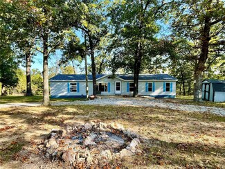 18137 Jaybird Ln, Lebanon, MO 65536