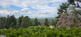 403 Evergreen Rd, New Cumberland, PA 17070