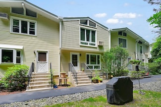 37 Scenic Cir, Croton On Hudson, NY 10520