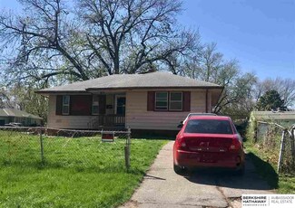 5602 N 44th St, Omaha, NE 68111