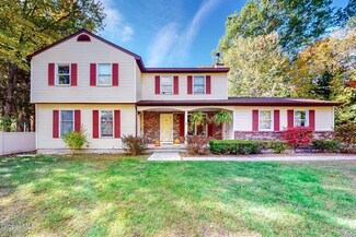 11 Birch Glen Dr, Waterford, NY 12188