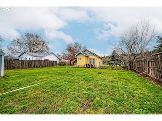 2381 W 19th Place, Eugene, OR 97405