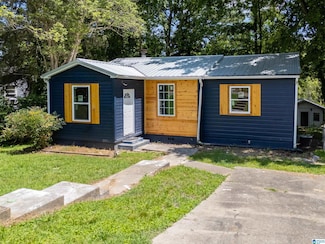 428 Pine Ln, Anniston, AL 36206