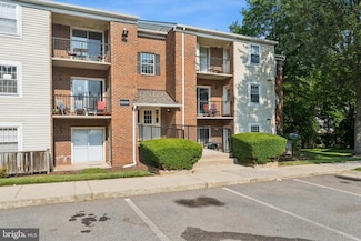 18330 Streamside Dr Unit 303, Gaithersburg, MD 20879