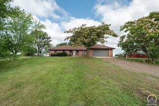 6935 NW Rochester Rd, Topeka, KS 66617