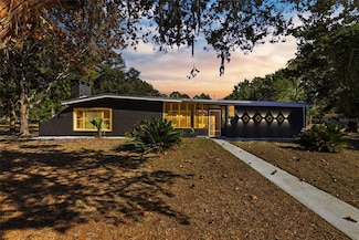 9325 NE 77th Ct, Gainesville, FL 32609