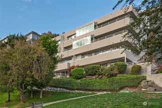1231 5th Ave N Unit 403, Seattle, WA 98109