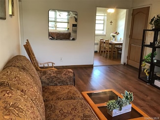 58-28 251st St Unit 2, Little Neck, NY 11362