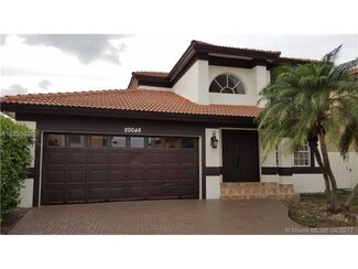 20048 NW 85th Ave, Hialeah, FL 33015