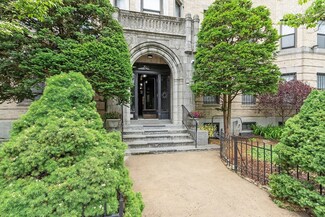 51 Park Dr Unit 22, Boston, MA 02215