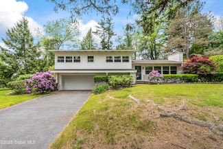 3 Paul Holly Dr, Albany, NY 12211